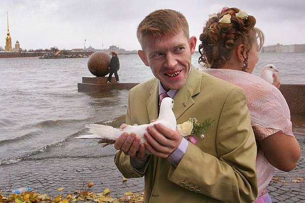 Сыграли они свадебку...