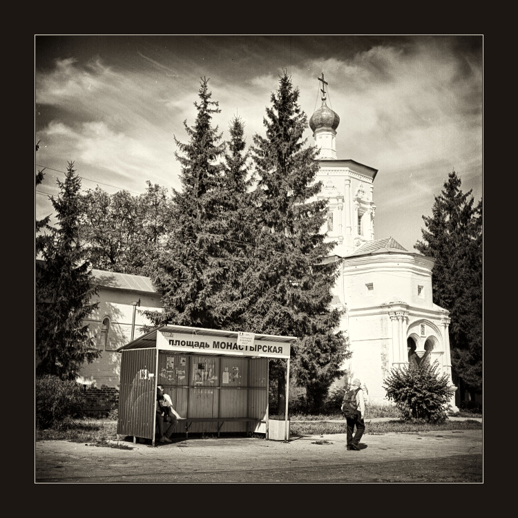 Про монастырскую площадь © onepamop