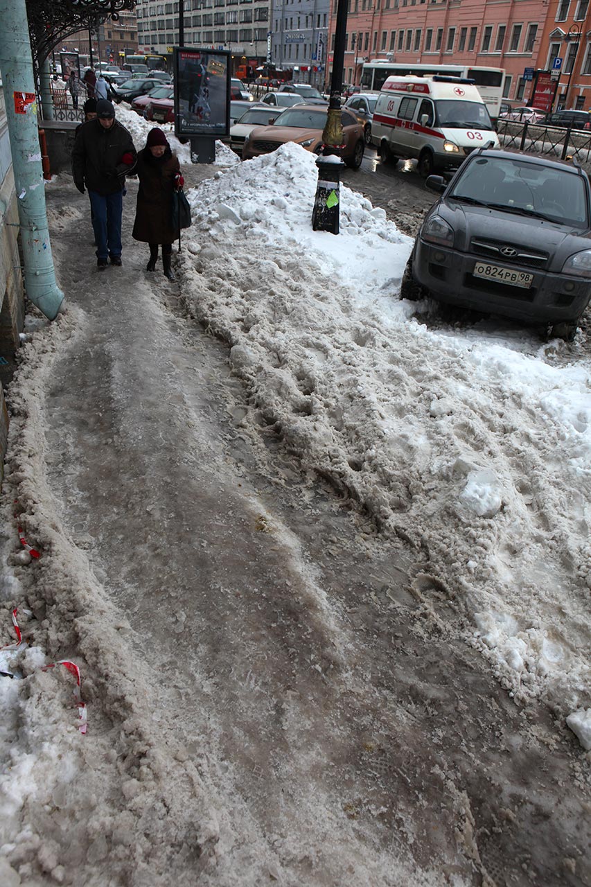 Тротуар на Лиговке