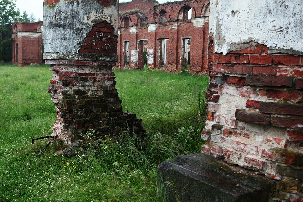 Остатки коллонады в Селищах