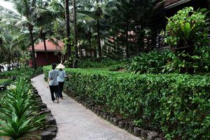 Территория отеля Saigon