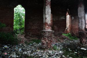Развалины в Селищах изнутри