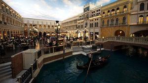 Внутри отеля Venetian